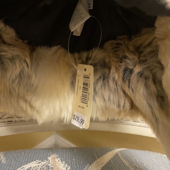 Fur bomber hat - Picture 2 of 3